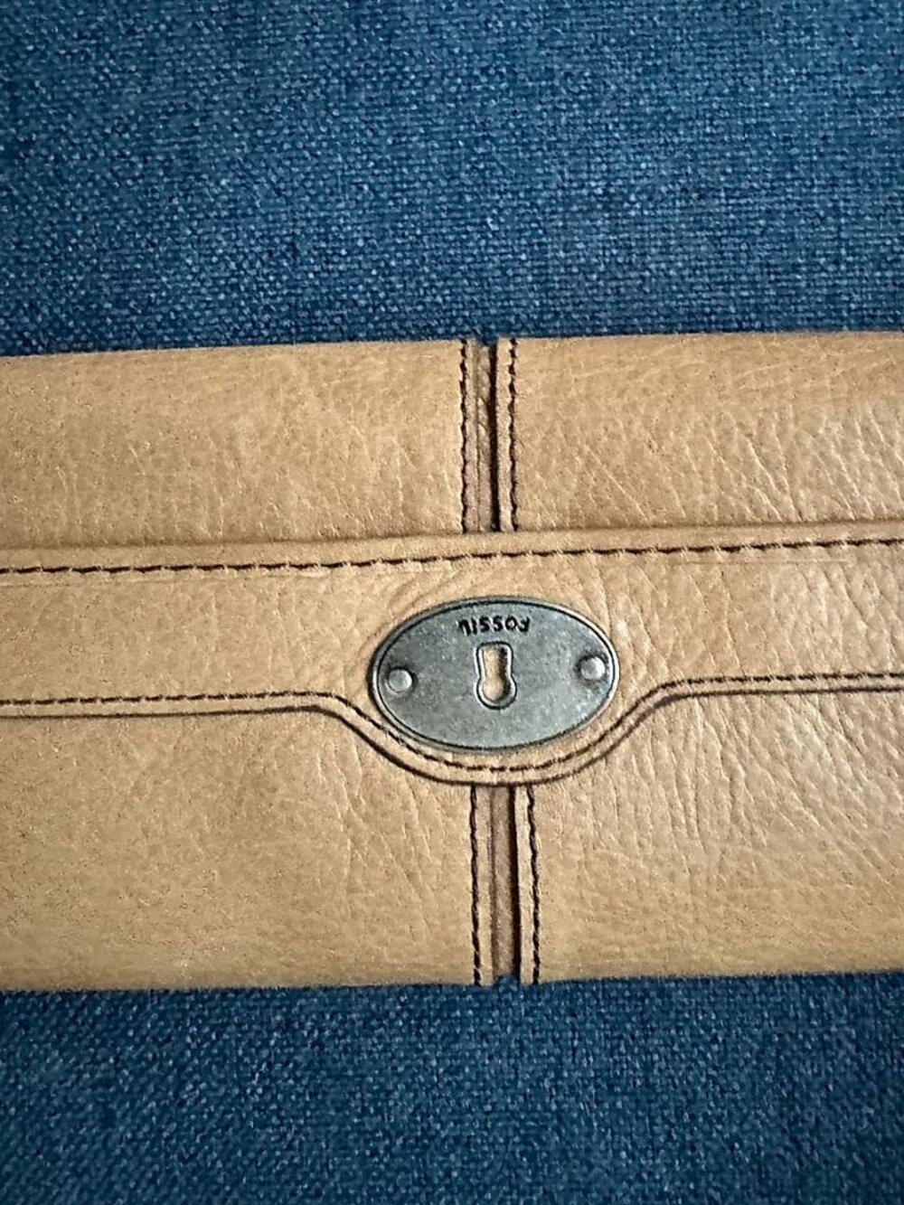 Fossil Tan Leather Flap Clutch Trifold Wallet with Key Plate Turnlock